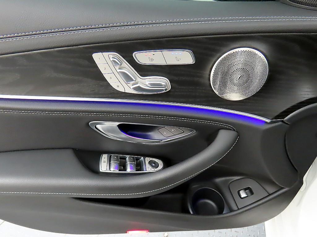 Mercedes Benz E class - Vista 11