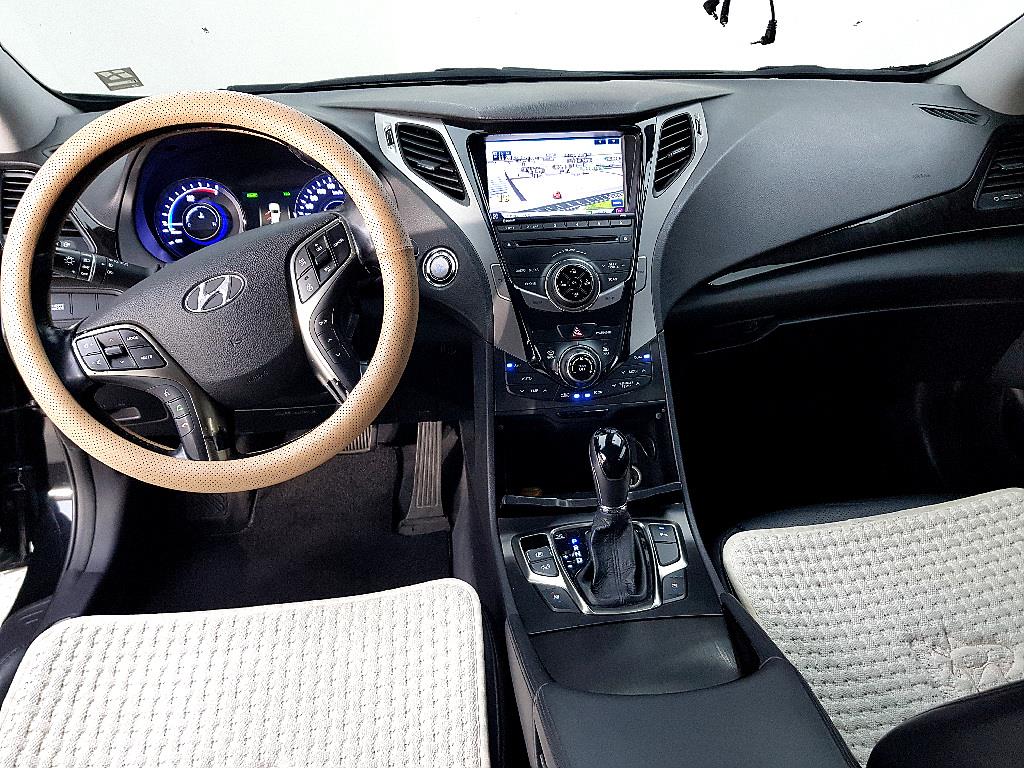 HYUNDAI Grandeur - Vista 5