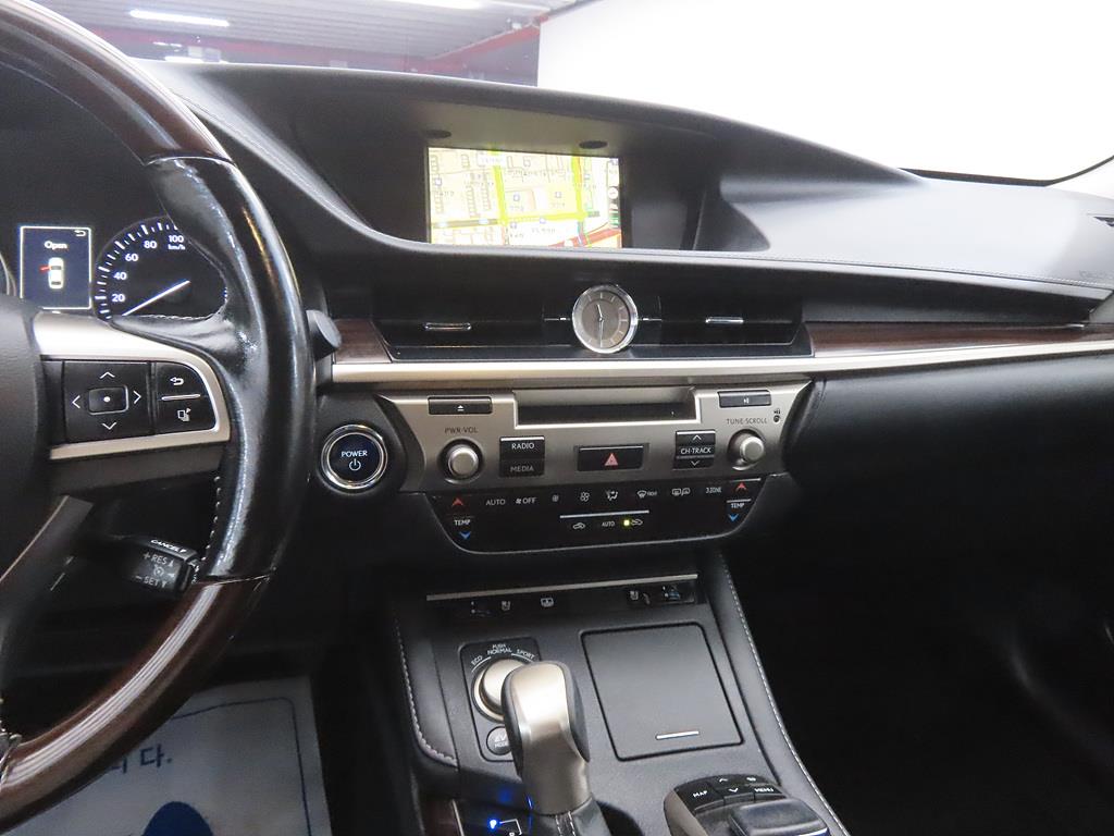 Lexus ES - Vista 10