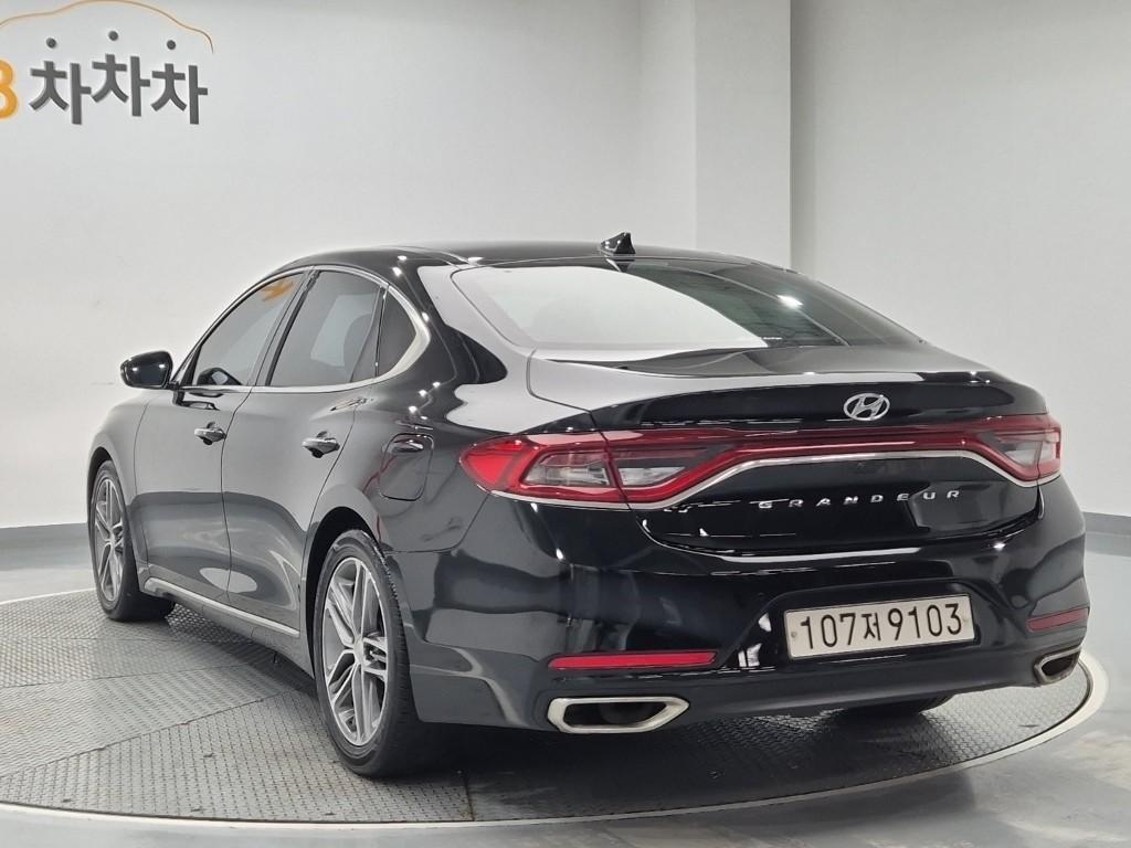 HYUNDAI Grandeur - Vista 2