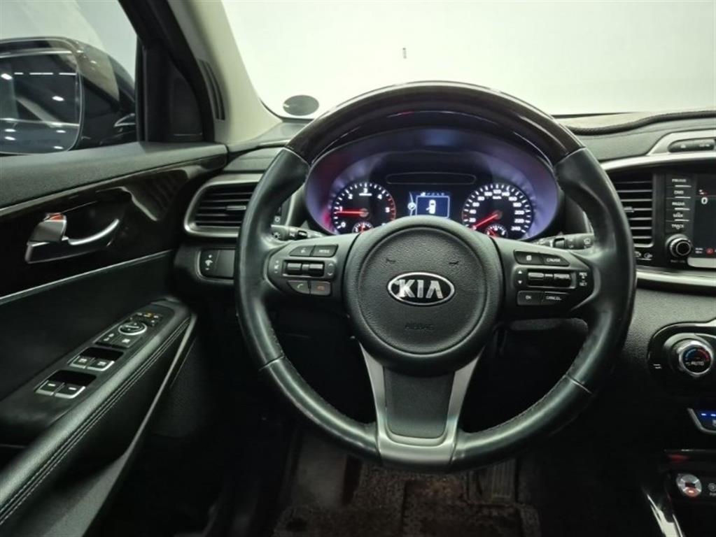 KIA Sorento - Vista 9