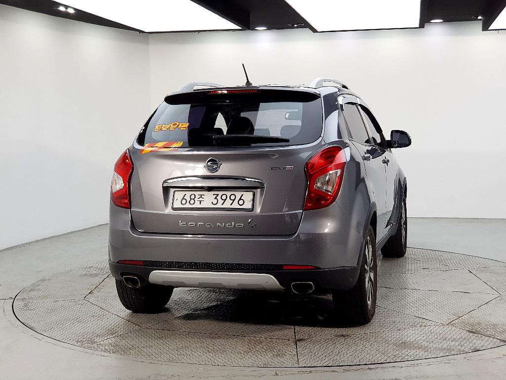 Ssangyong Korando - Vista 3