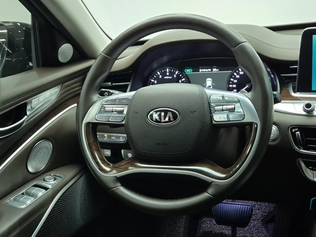 KIA K9 - Vista 9