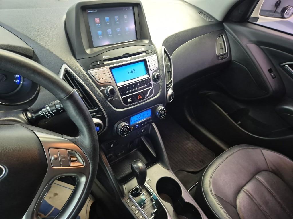 HYUNDAI Tucson - Vista 10