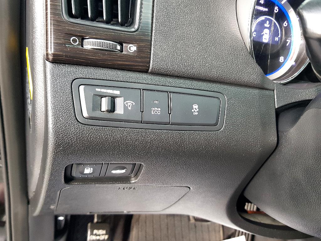HYUNDAI Sonata - Vista 12