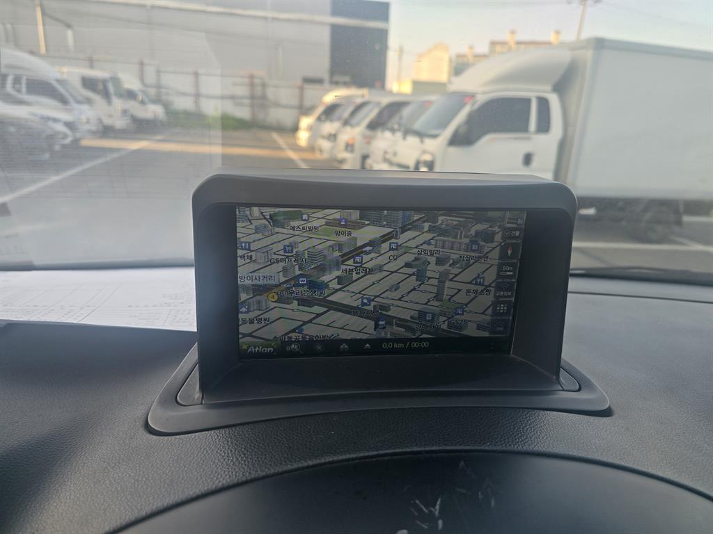 HYUNDAI Starex - Vista 9