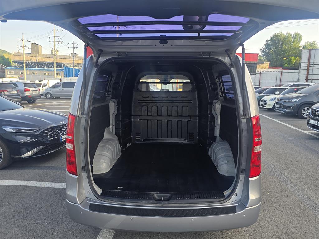 HYUNDAI Starex 2016 Gris - Importación desde Corea - HF Imports Iquique - Foto 15