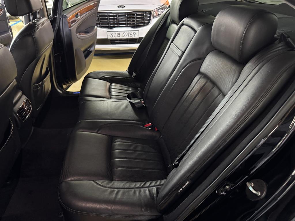 HYUNDAI Genesis - Vista 12