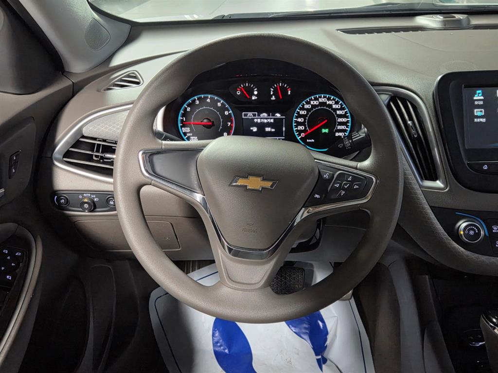 Chevrolet Malibu - Vista 8