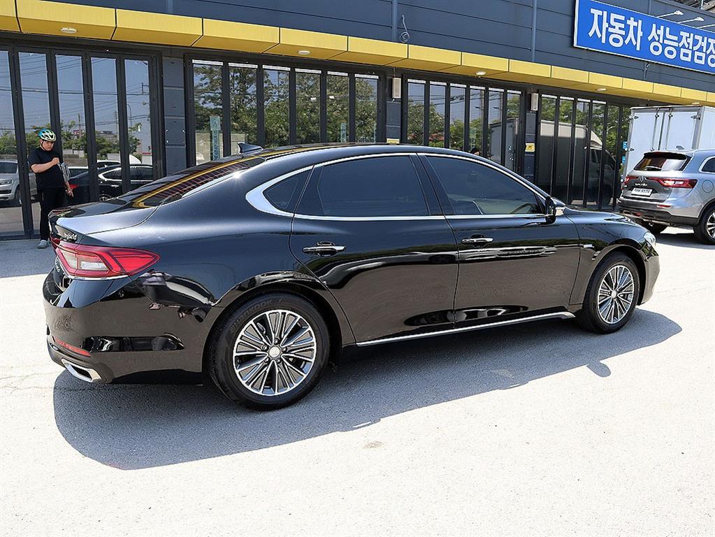HYUNDAI Grandeur - Vista 5