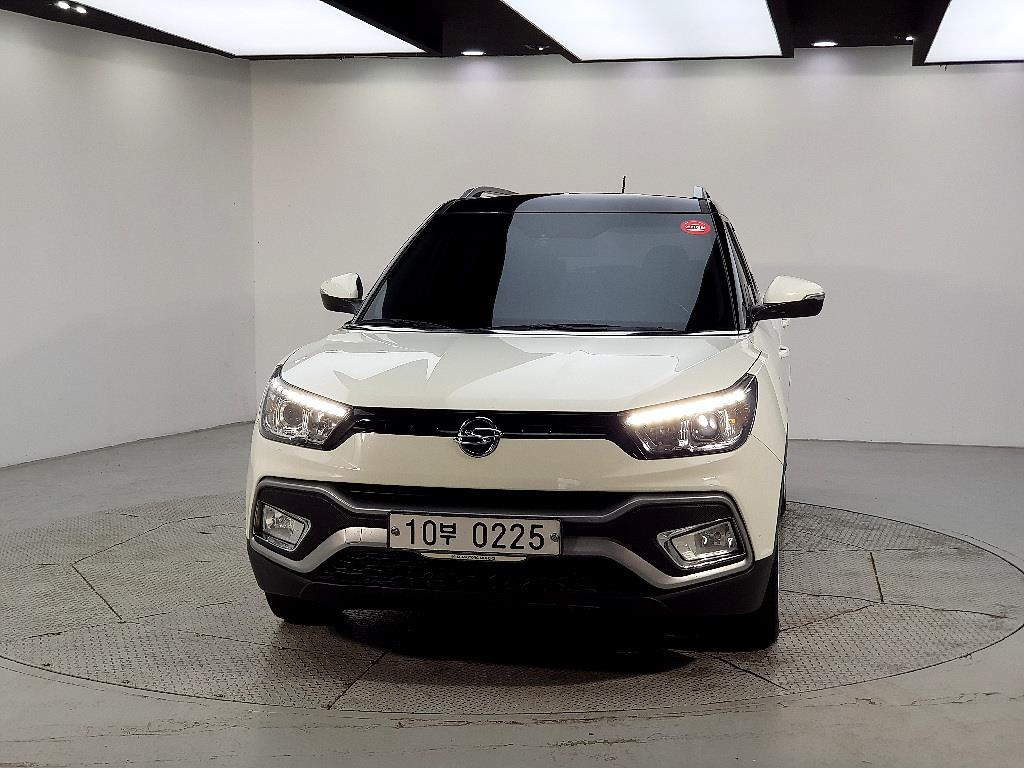 Ssangyong Tivoli - Vista 2