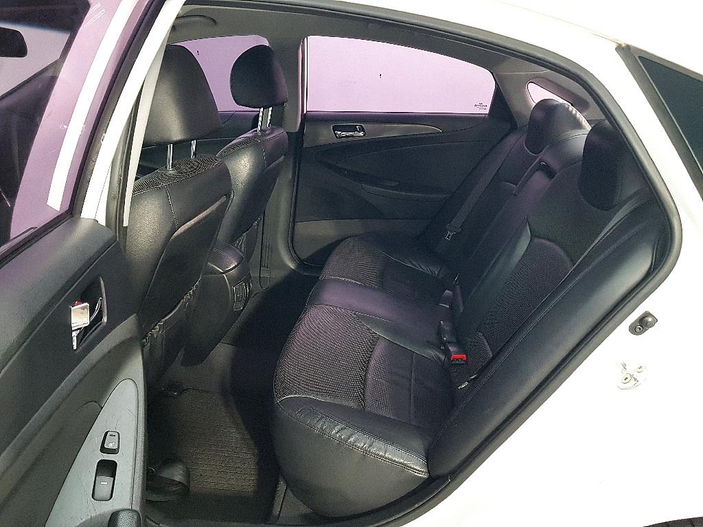 HYUNDAI Sonata - Vista 9