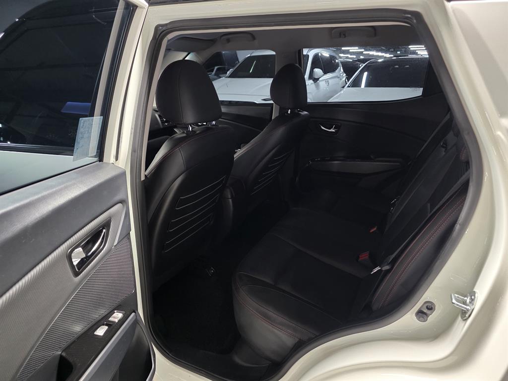 Ssangyong Tivoli - Vista 8