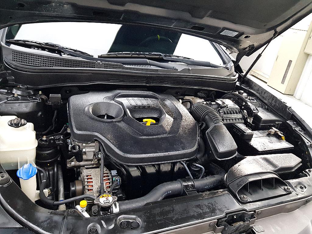 HYUNDAI Sonata - Vista 6