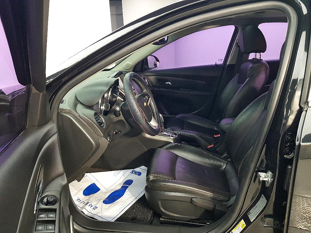 Chevrolet Cruise - Vista 7