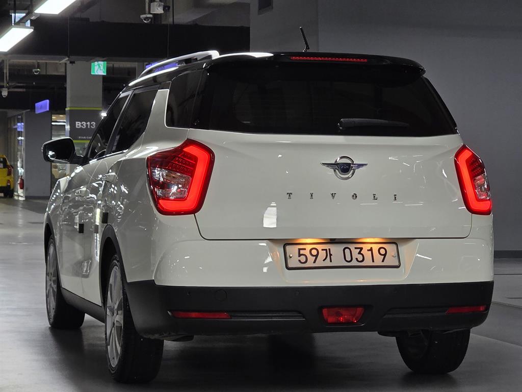 Ssangyong Tivoli - Vista 4