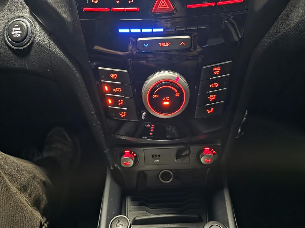 Ssangyong Tivoli 2016 Blanco - Importación desde Corea - HF Imports Iquique - Foto 14