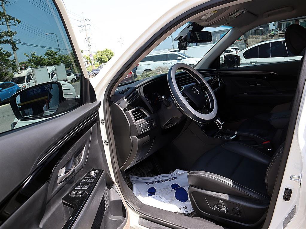 Ssangyong Korando - Vista 11