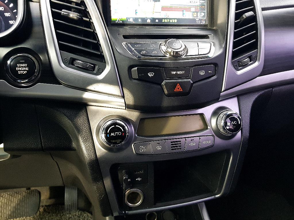 Ssangyong Korando - Vista 11