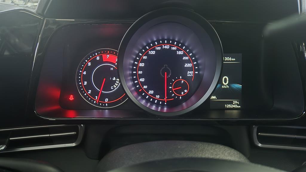 HYUNDAI Avante - Vista 4