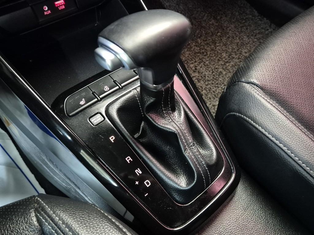 KIA Stonic - Vista 8