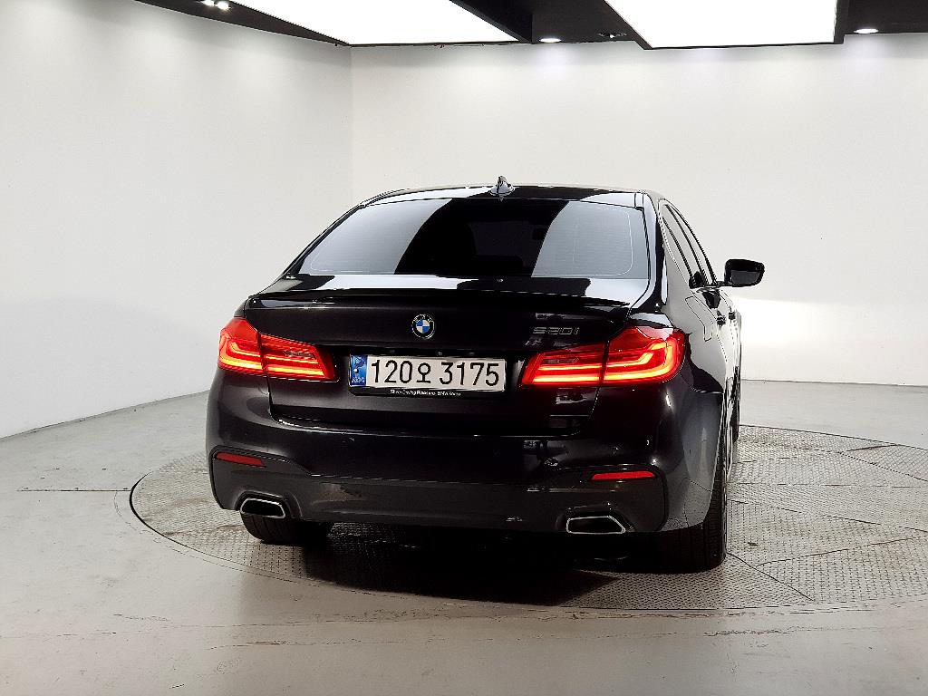 BMW 5 Series - Vista 3