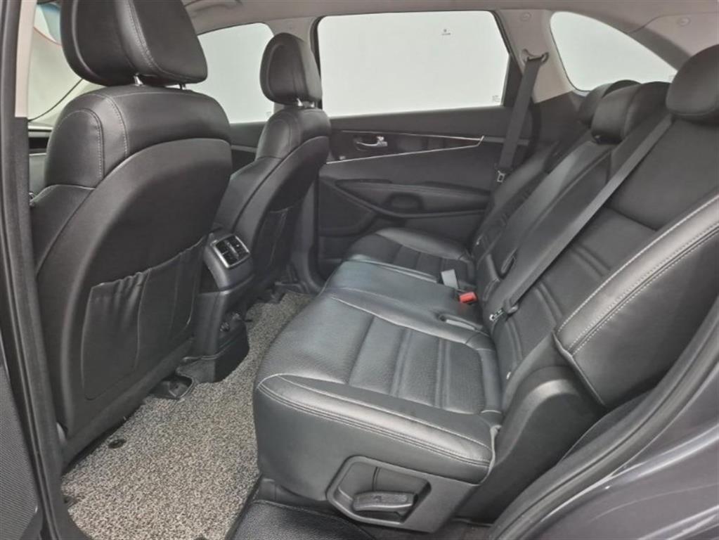 KIA Sorento - Vista 12