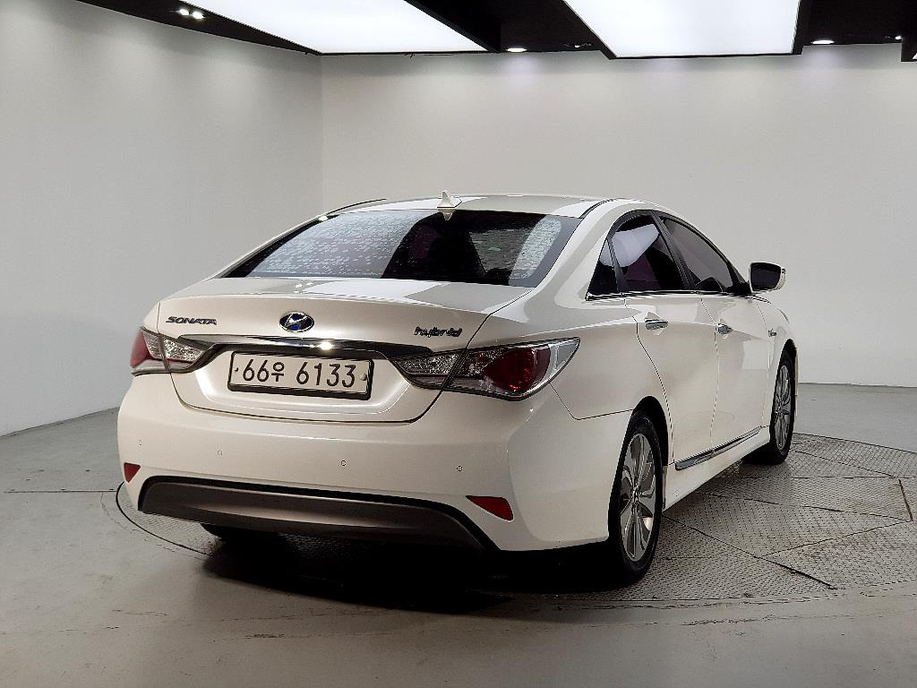 HYUNDAI Sonata - Vista 4