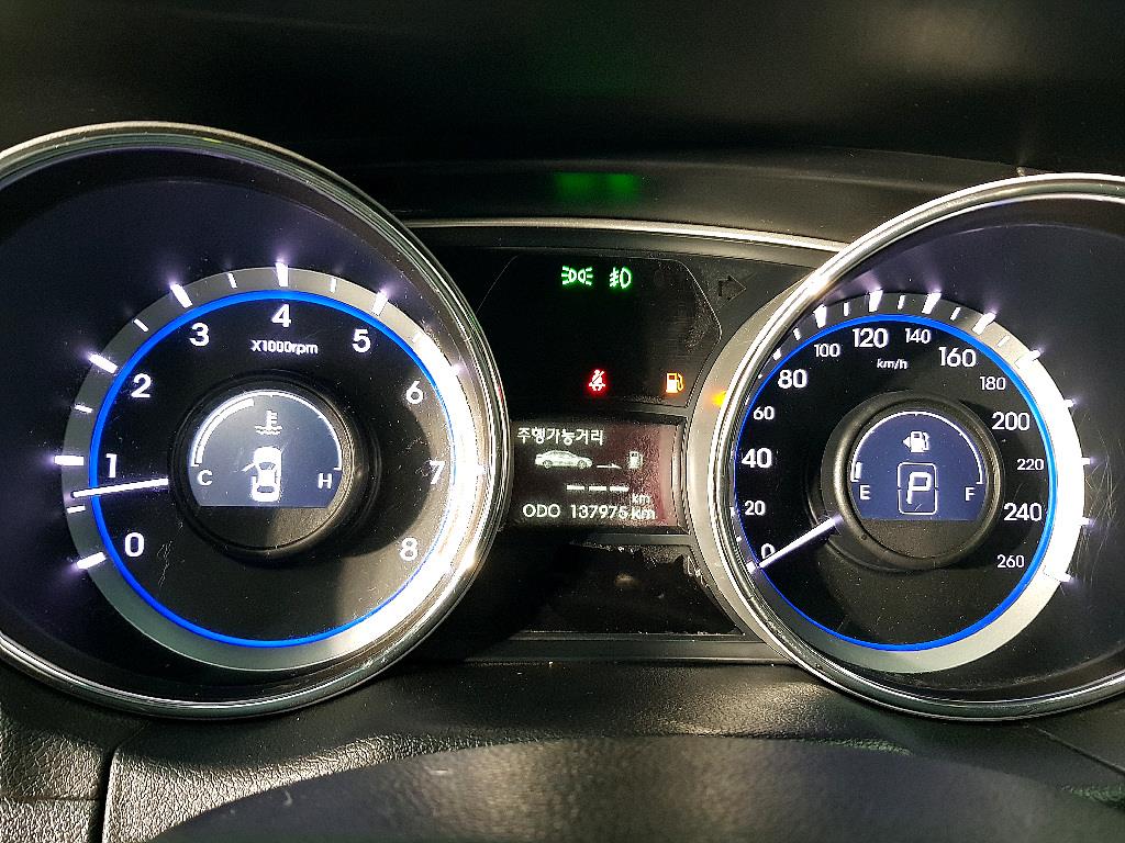 HYUNDAI Sonata - Vista 7