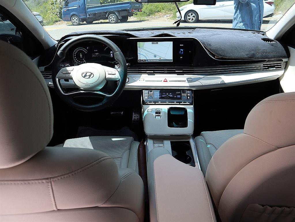 HYUNDAI Grandeur - Vista 9