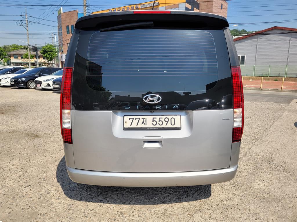 HYUNDAI Staria - Vista 5
