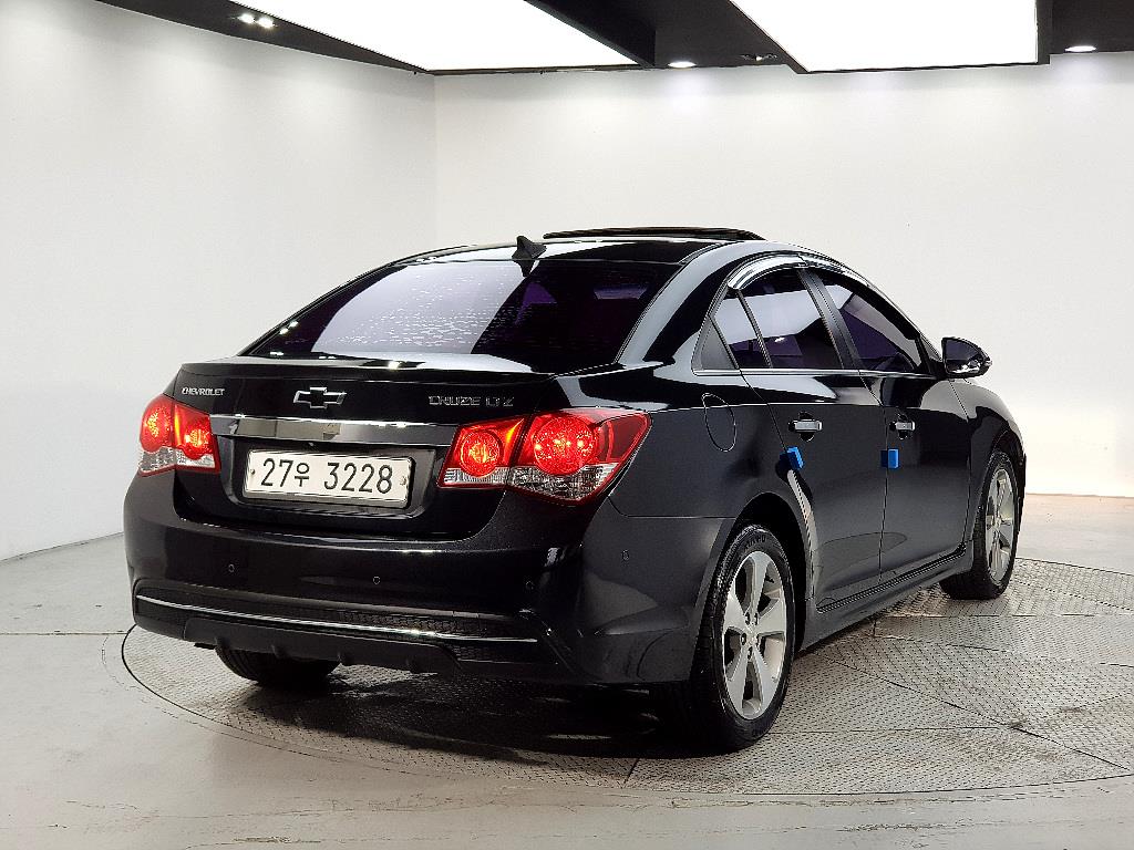 Chevrolet Cruise - Vista 4