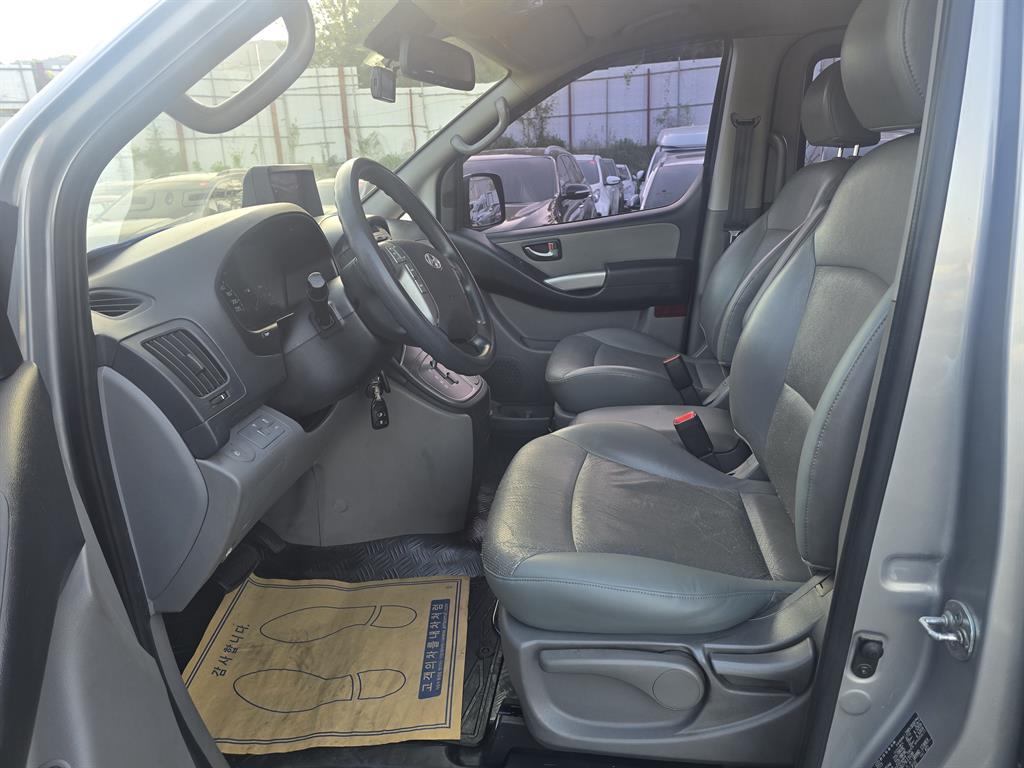 HYUNDAI Starex 2016 Gris - Importación desde Corea - HF Imports Iquique - Foto 13