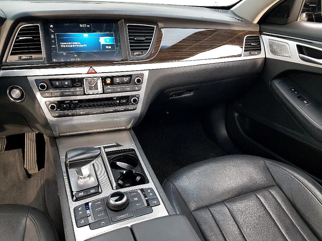 Genesis G80 - Vista 10