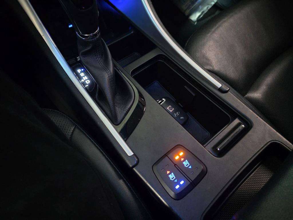 HYUNDAI Sonata - Vista 12