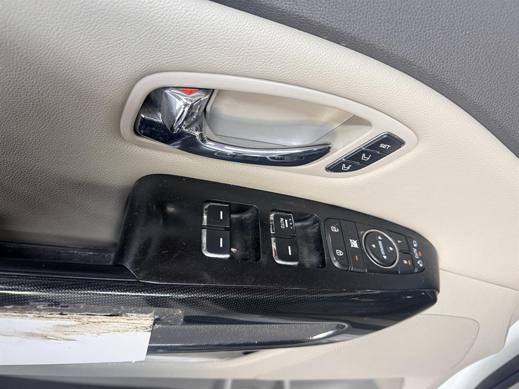 KIA Carnival - Vista 9