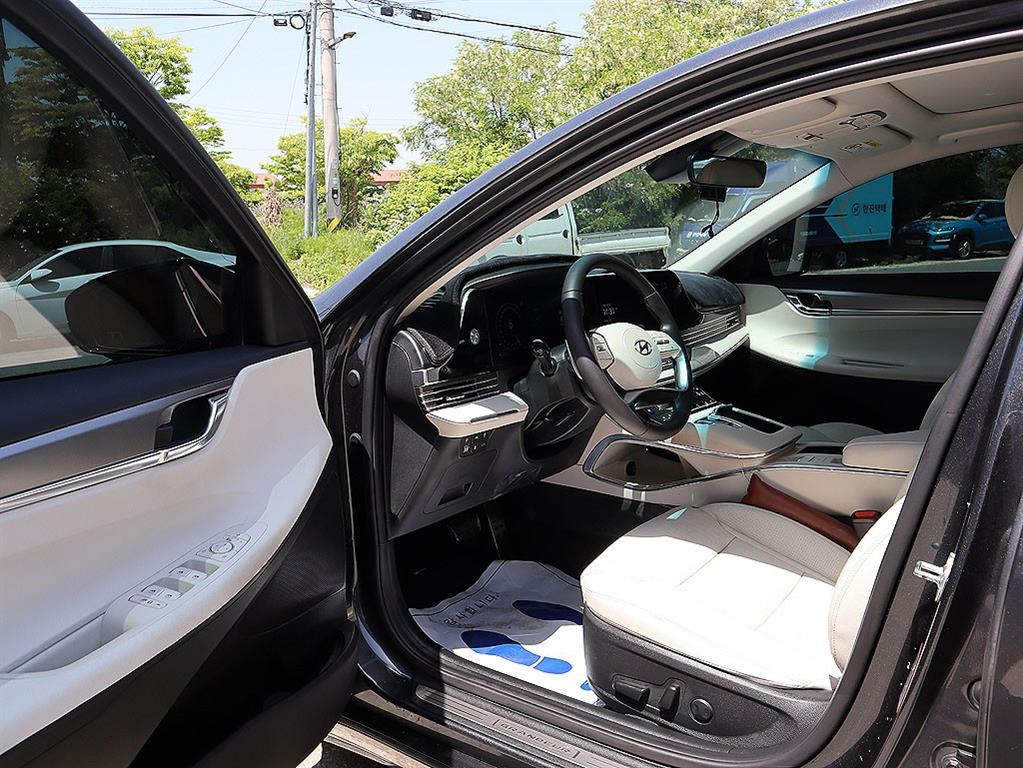 HYUNDAI Grandeur - Vista 11