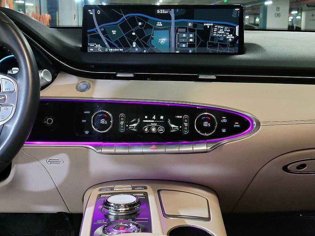 Genesis GV70 - Vista 11