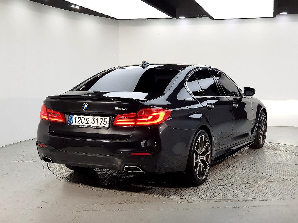 BMW 5 Series - Vista 4