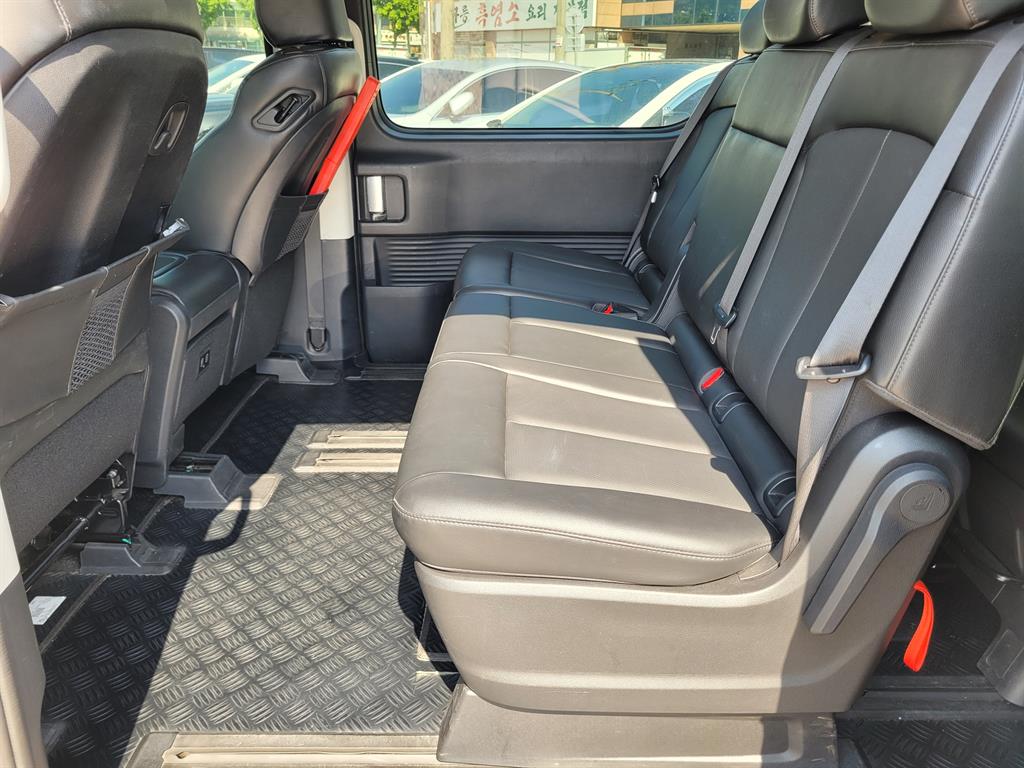 HYUNDAI Staria 2021 Plateado - Importación desde Corea - HF Imports Iquique - Foto 13