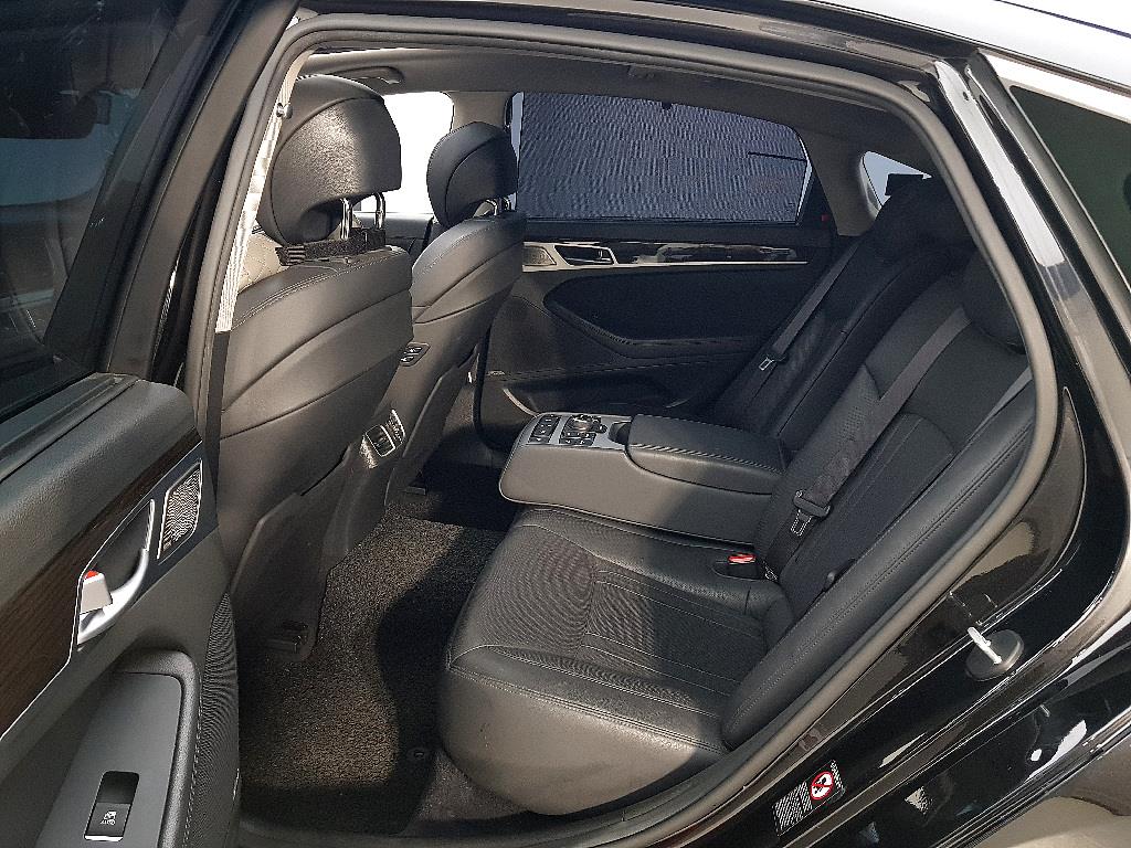 Genesis G80 - Vista 9