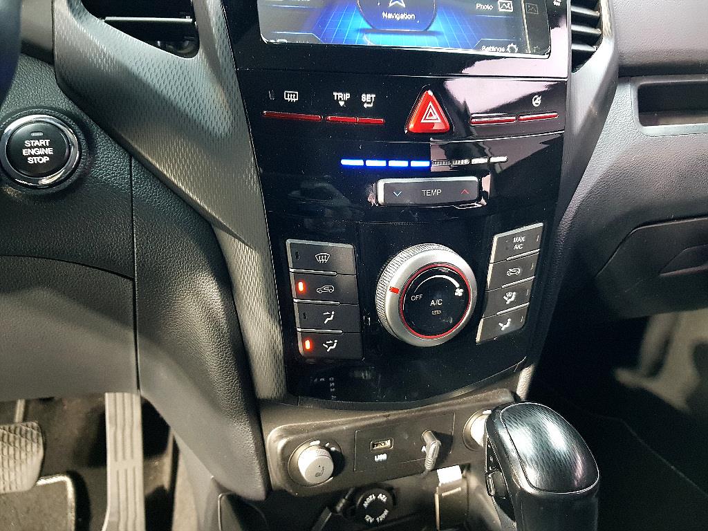 Ssangyong Tivoli - Vista 12