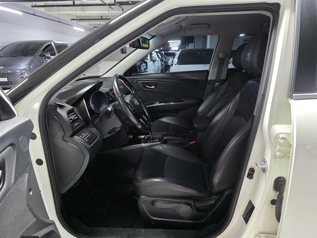 Ssangyong Tivoli - Vista 7