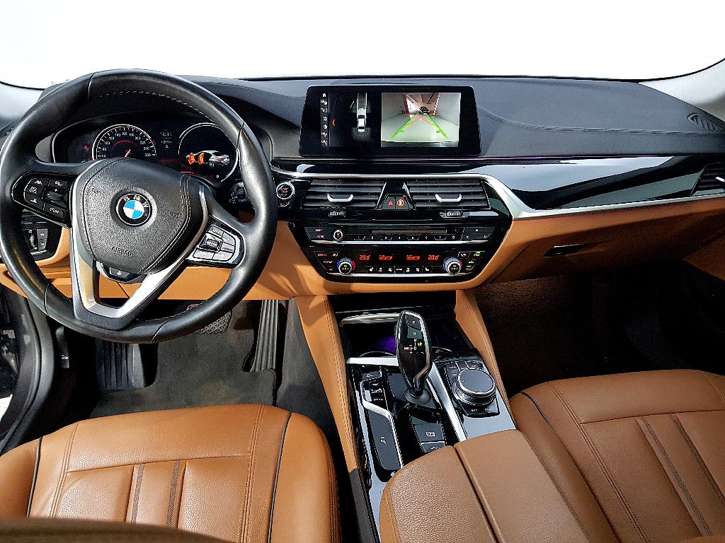 BMW 5 Series - Vista 5