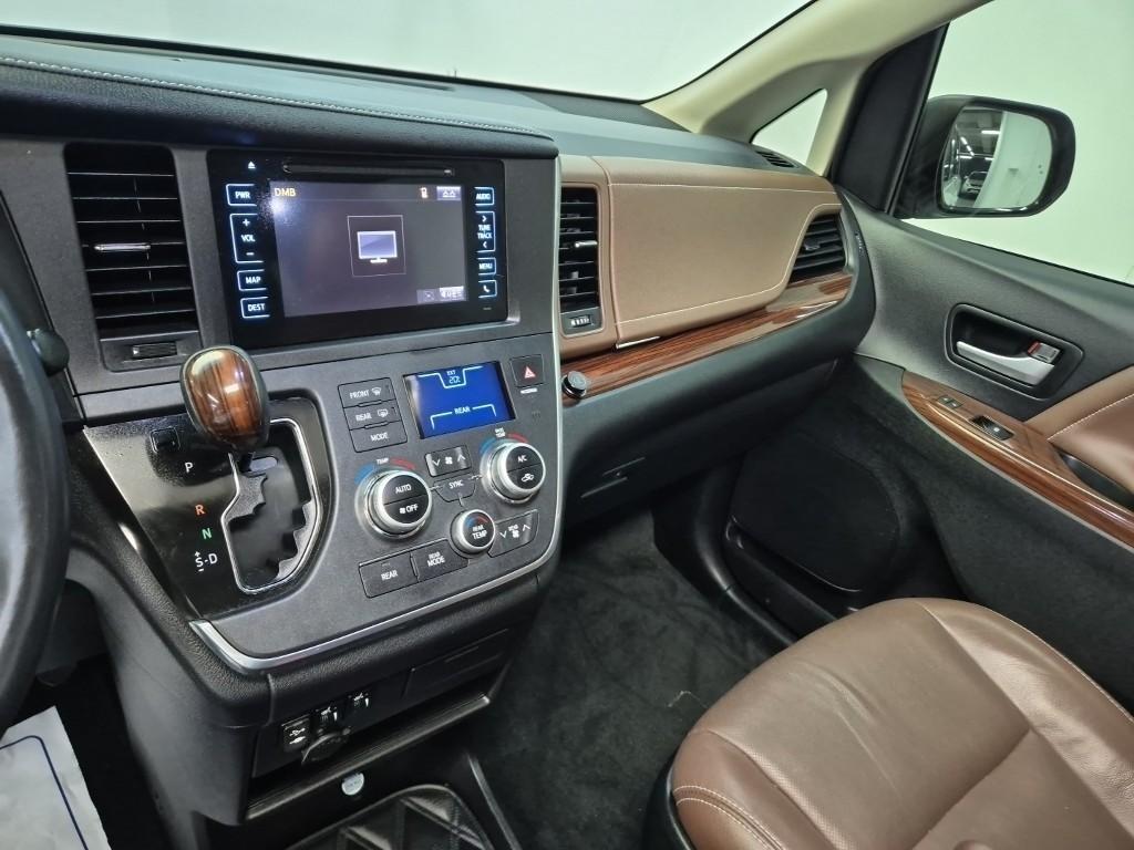 Toyota Siena - Vista 8