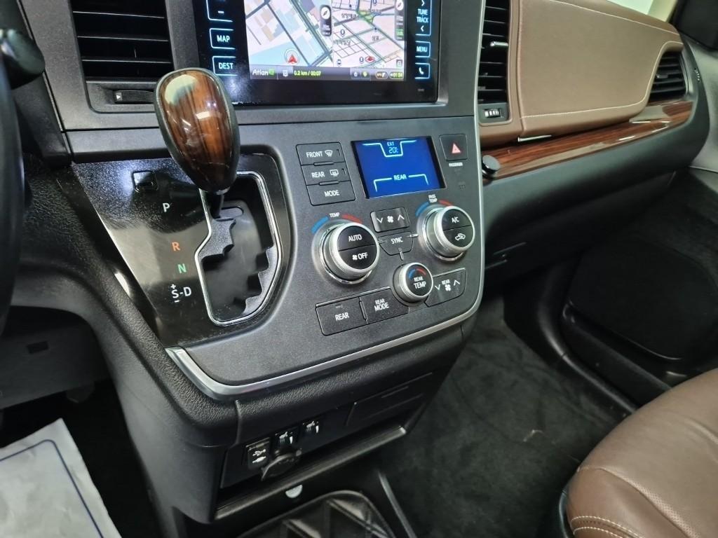 Toyota Siena - Vista 9