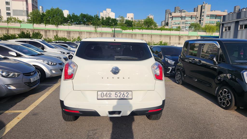 Ssangyong Tivoli - Vista 4