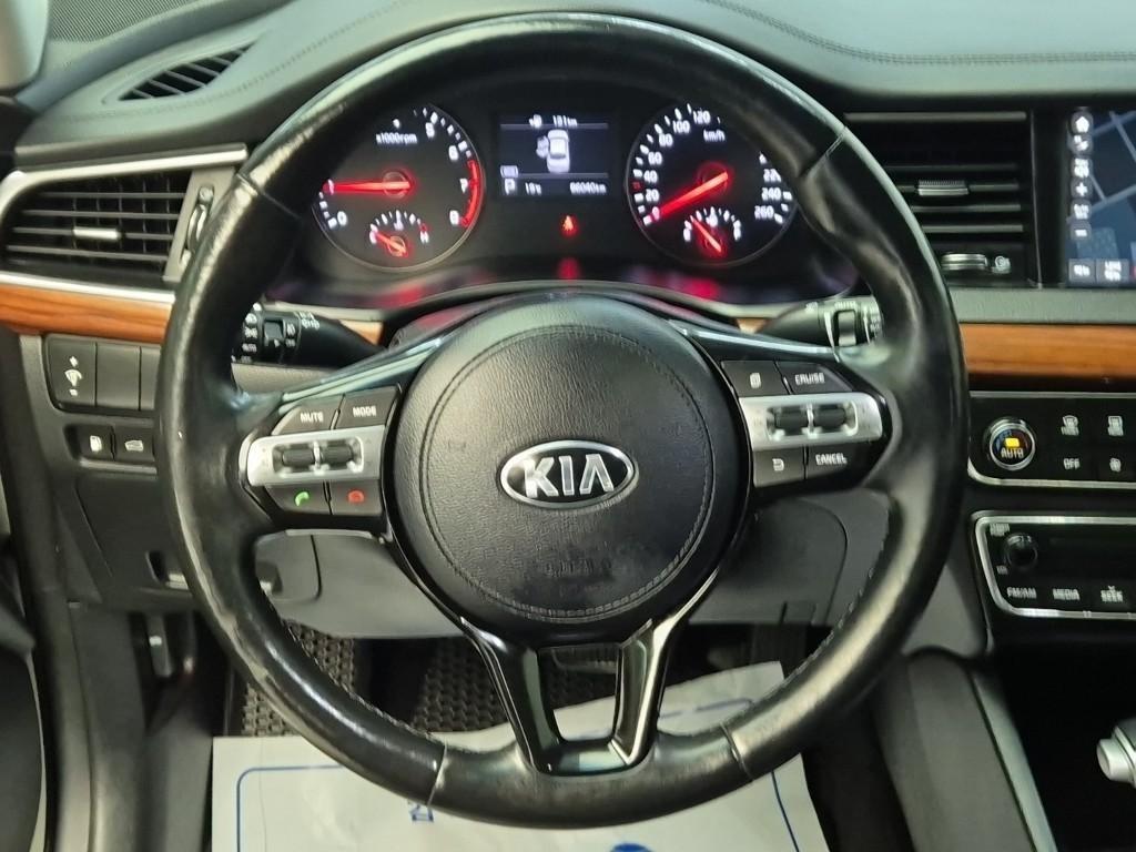 KIA K7 - Vista 9