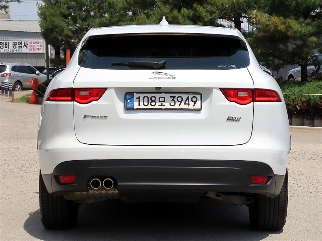 Jaguar F-PACE - Vista 4