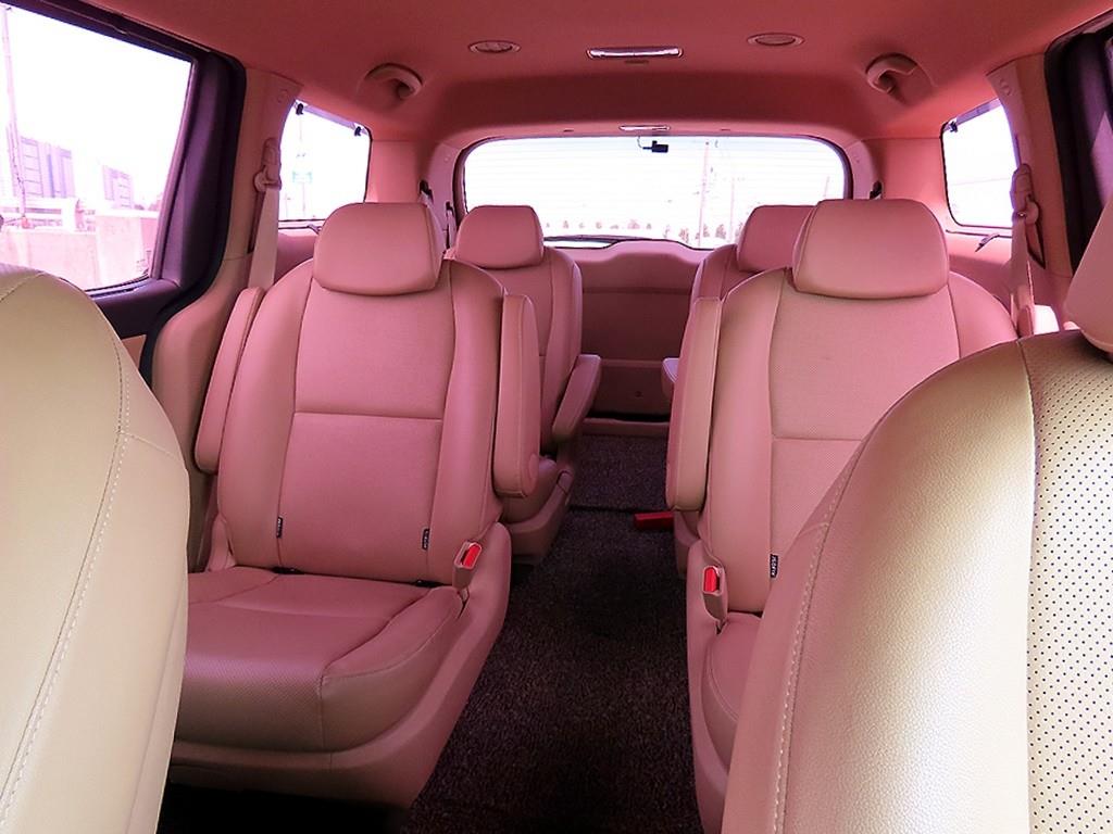 KIA Carnival - Vista 7